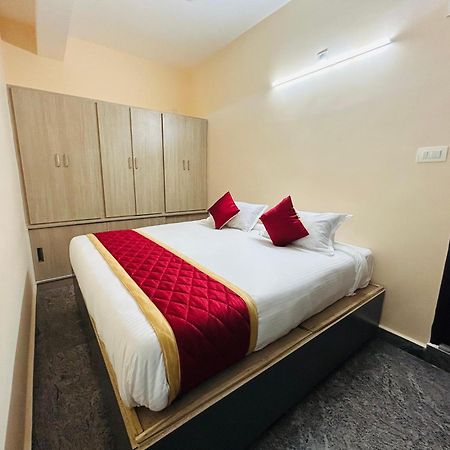 Y Stay Homestay Tirupati Kültér fotó