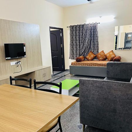 Y Stay Homestay Tirupati Kültér fotó