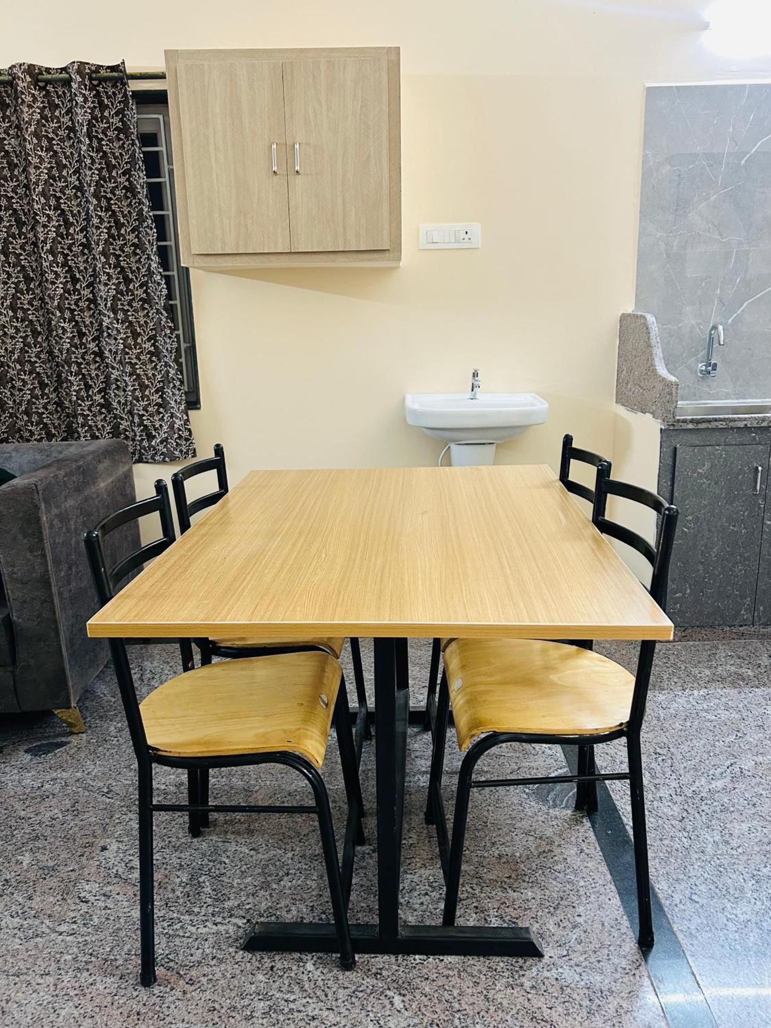 Y Stay Homestay Tirupati Kültér fotó
